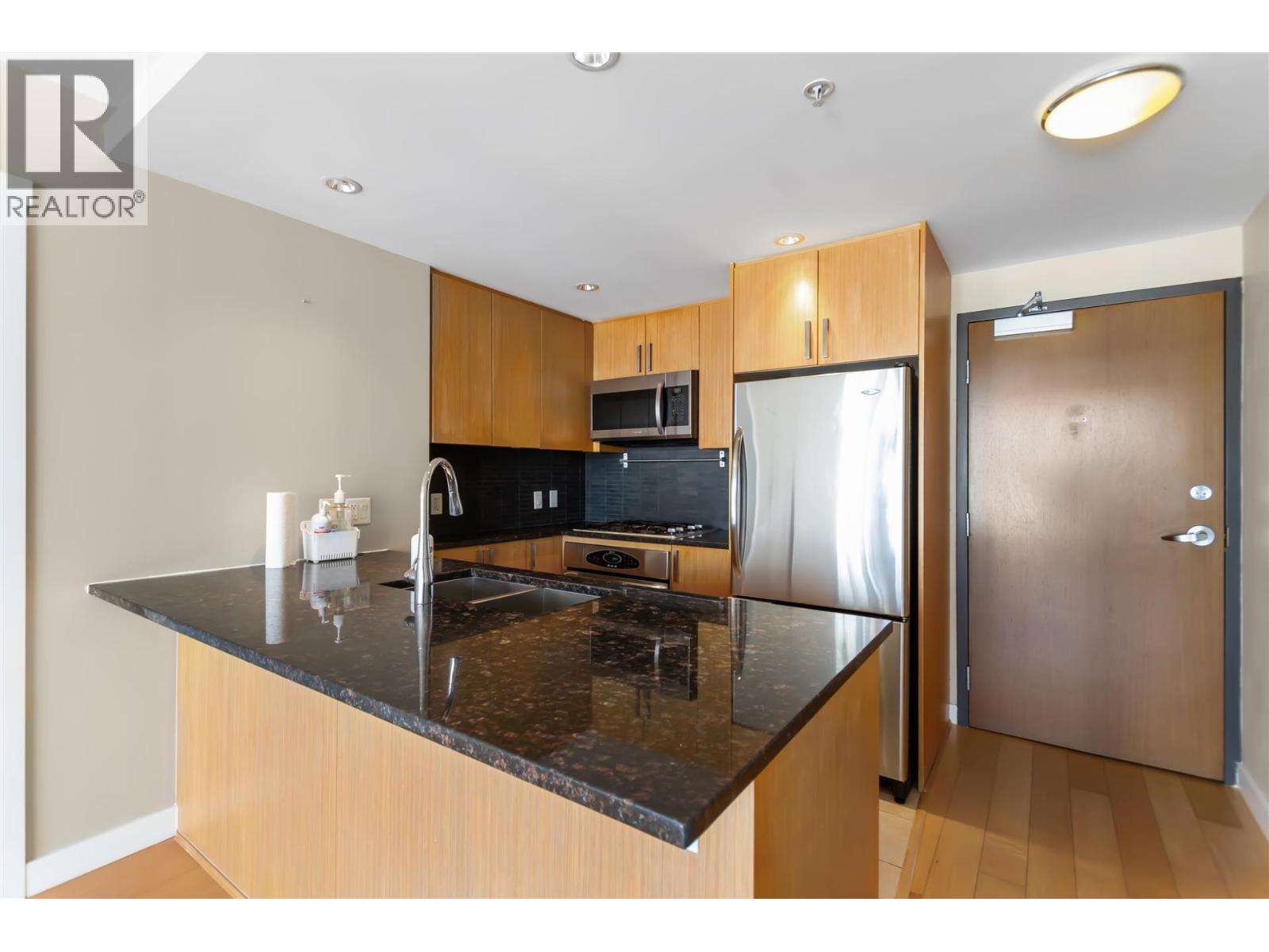 2204 2978 GLEN DRIVE, Coquitlam