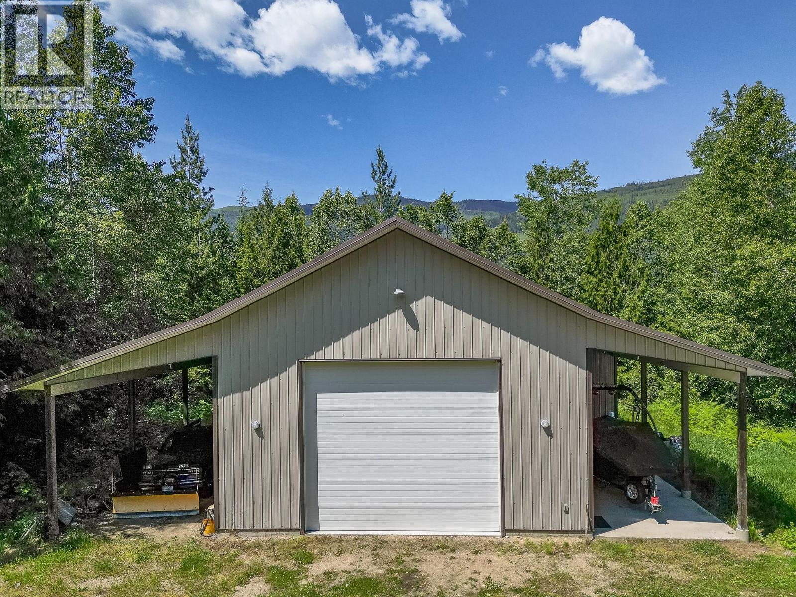  4340 Sederberg Road, Malakwa