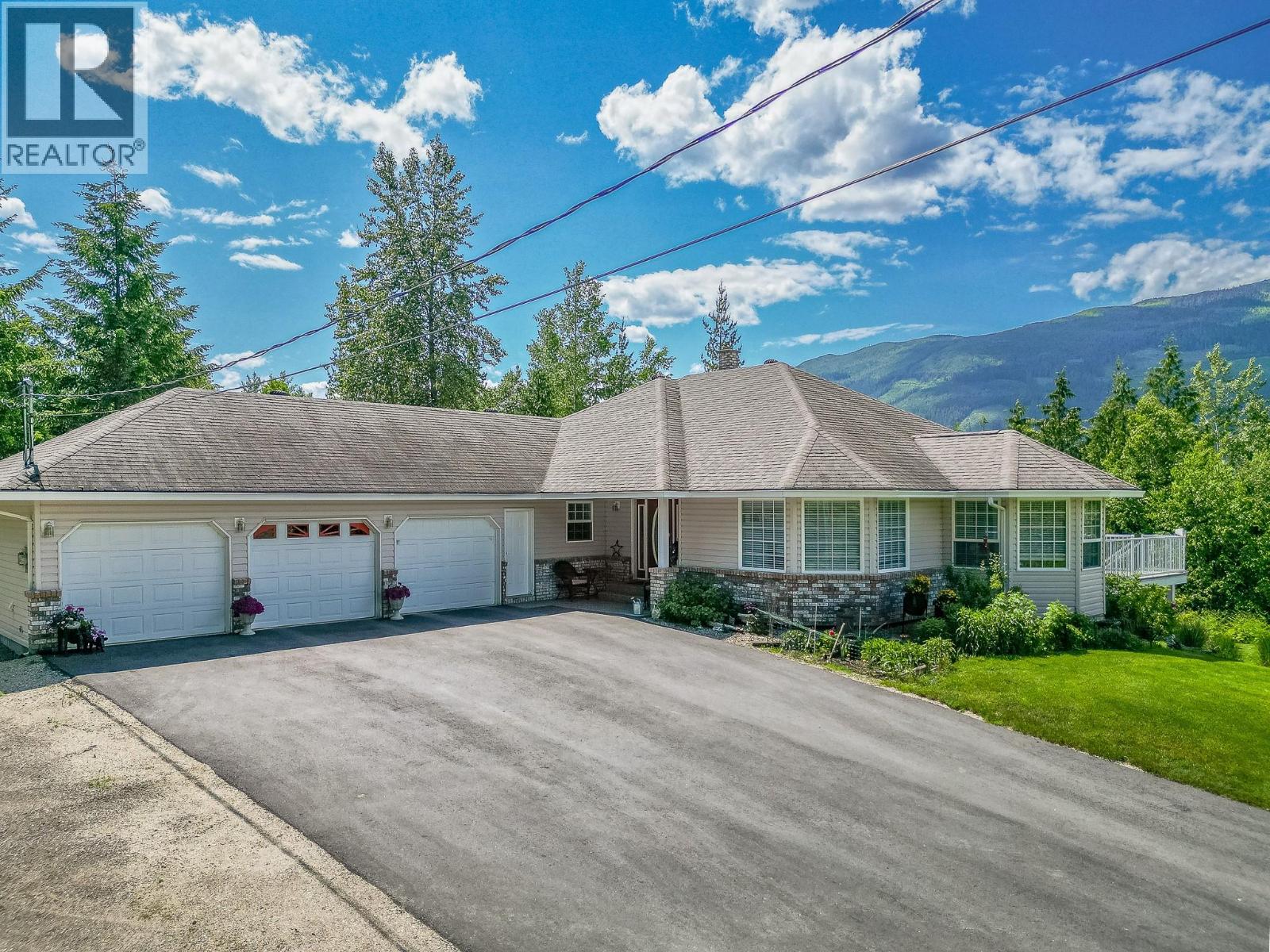  4340 Sederberg Road, Malakwa