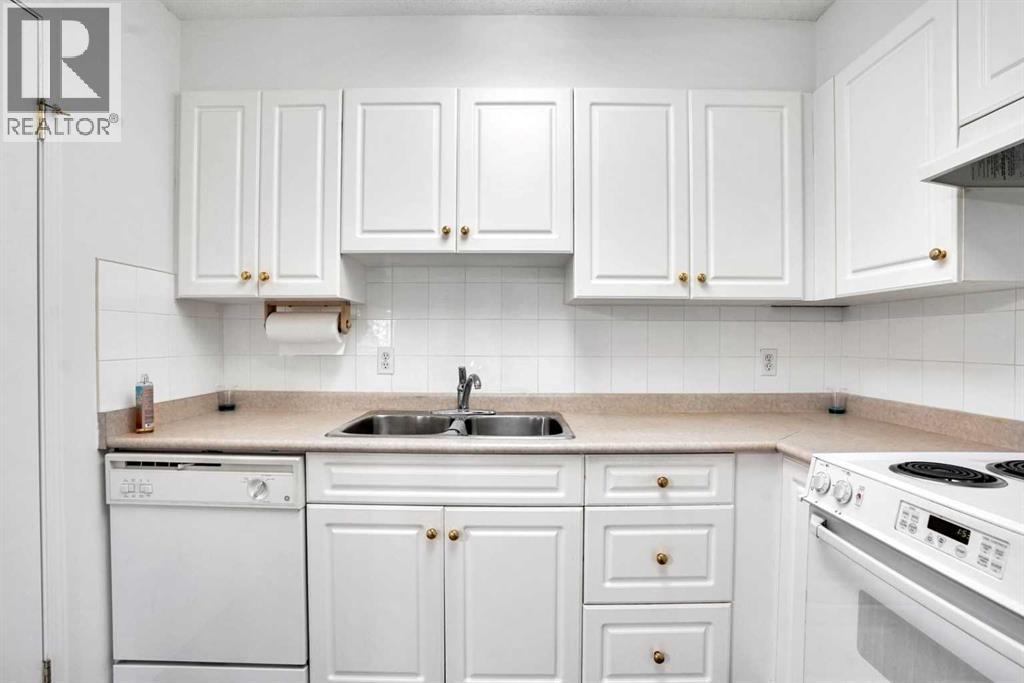 Single Family House for Sale in   Pinecliff Grove NE Pineridge Calgary 