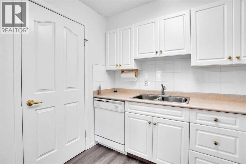 Single Family House for Sale in   Pinecliff Grove NE Pineridge Calgary 