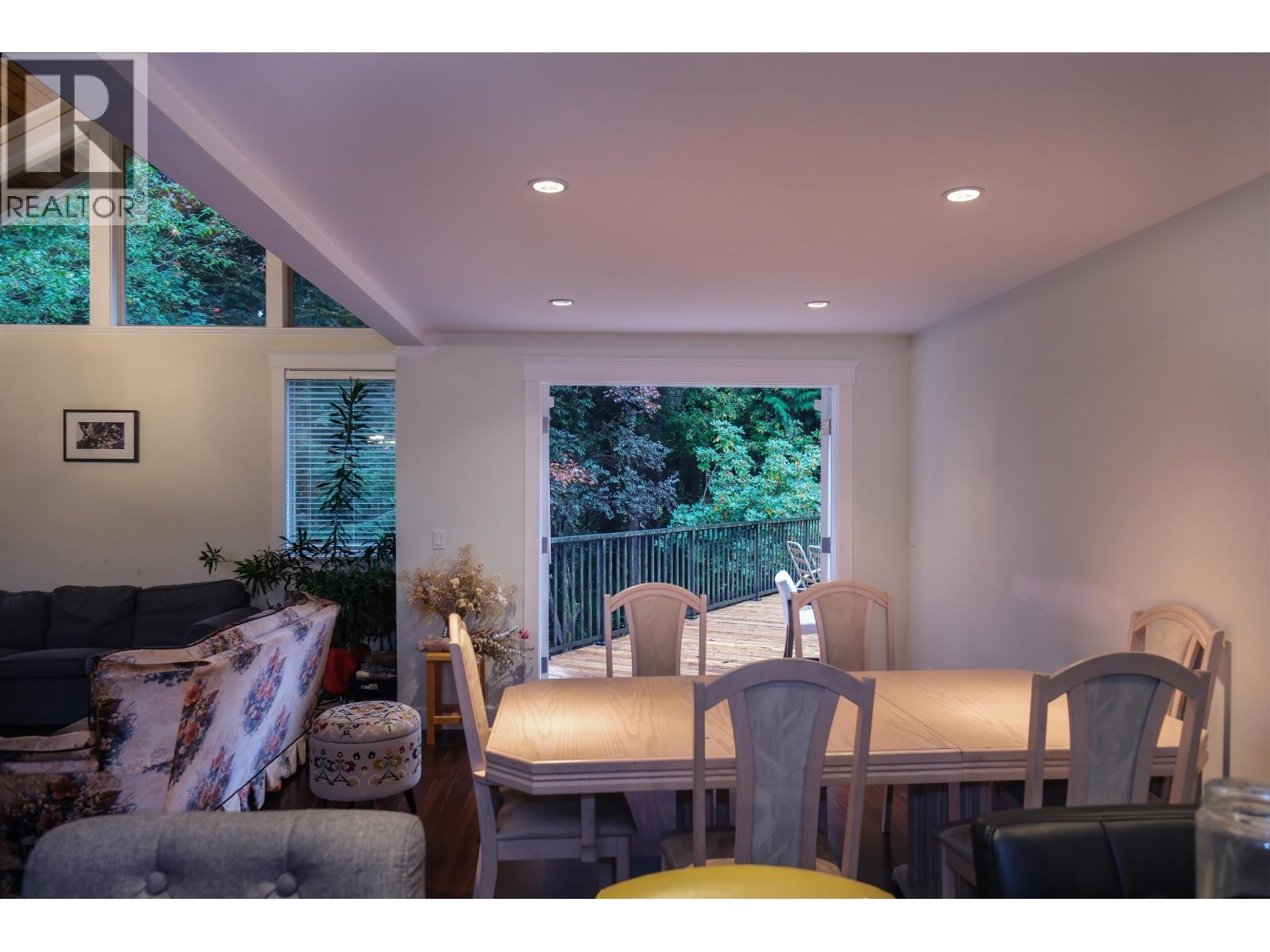 House in West Vancouver - Image 9