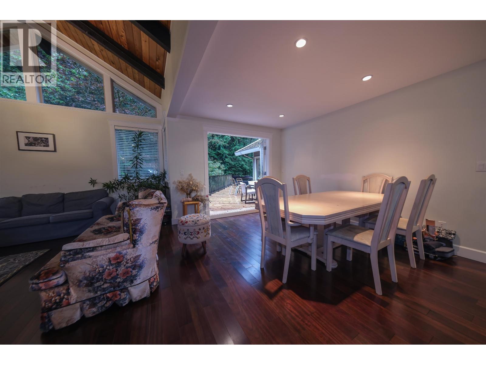 House in West Vancouver - Image 10