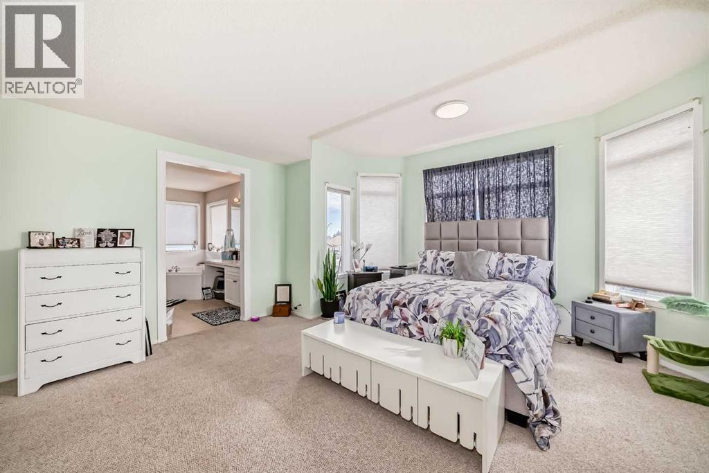 Single Family House for Sale in  Millview Common SW Millrise Calgary 