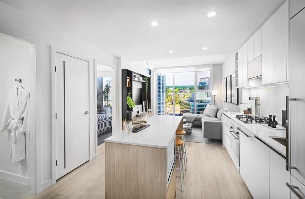 607 13573 98A AVENUE, Surrey