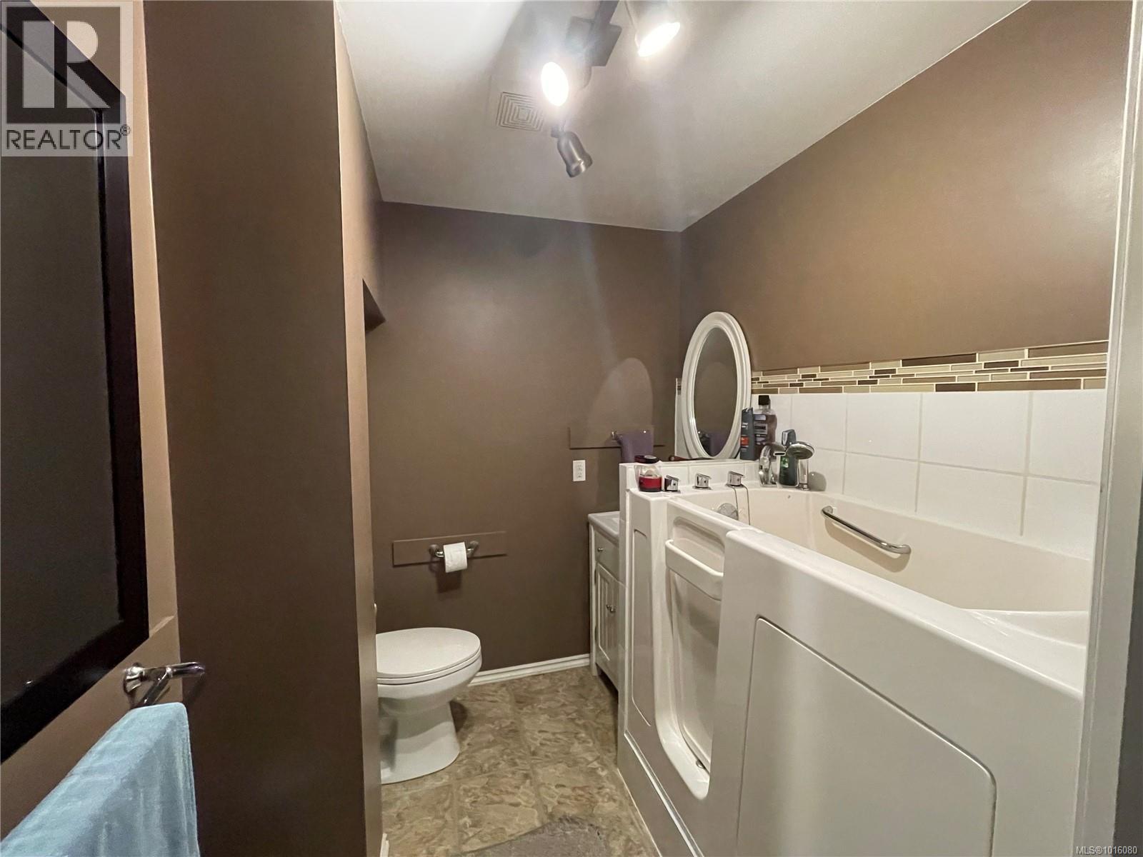 5060 Beaver Harbour Rd, Port Hardy