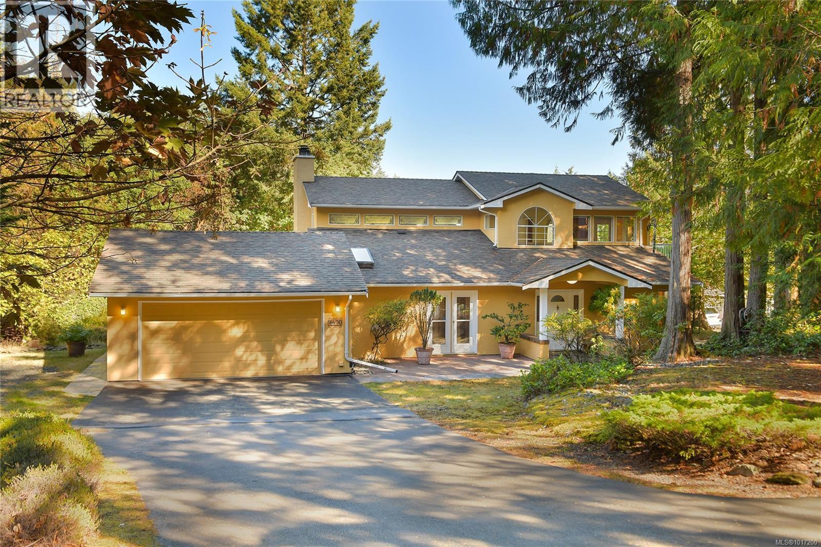  1470 Honeysuckle Place, North Saanich