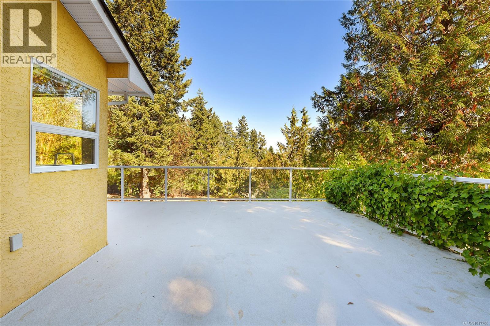  1470 Honeysuckle Place, North Saanich
