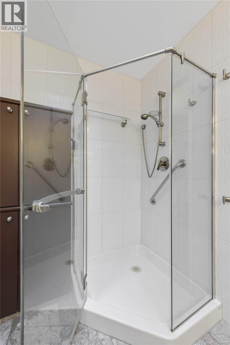  1470 Honeysuckle Place, North Saanich