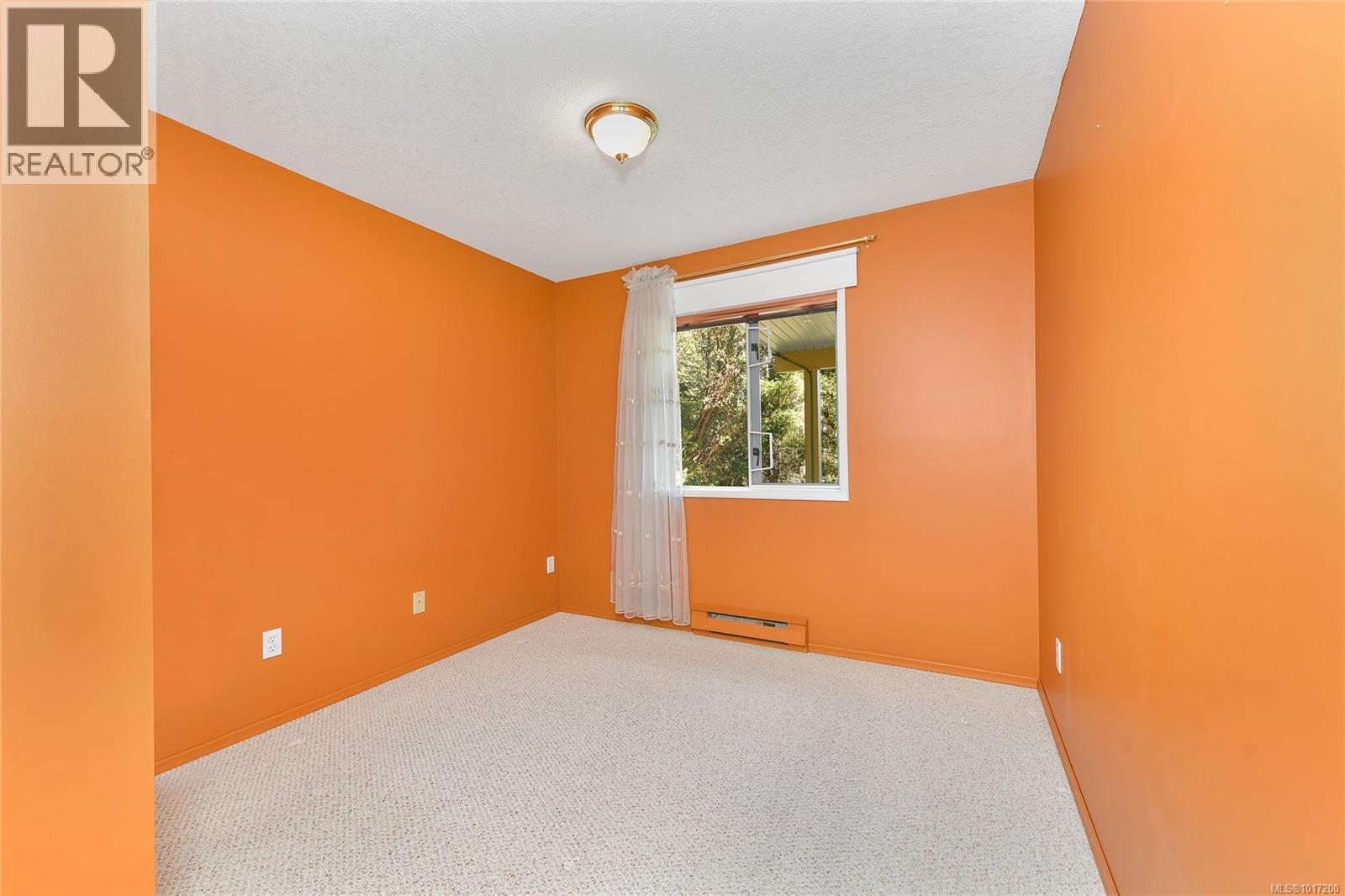  1470 Honeysuckle Place, North Saanich