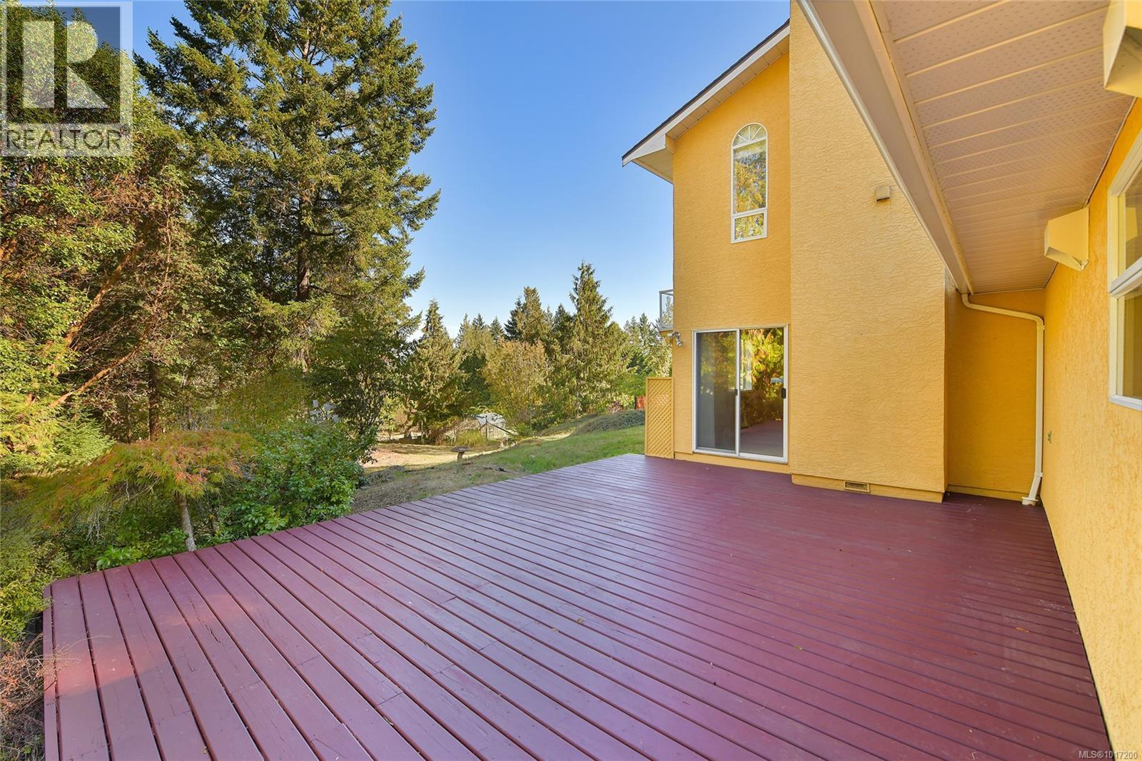  1470 Honeysuckle Place, North Saanich