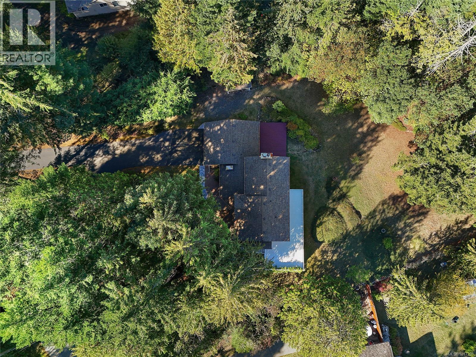  1470 Honeysuckle Place, North Saanich