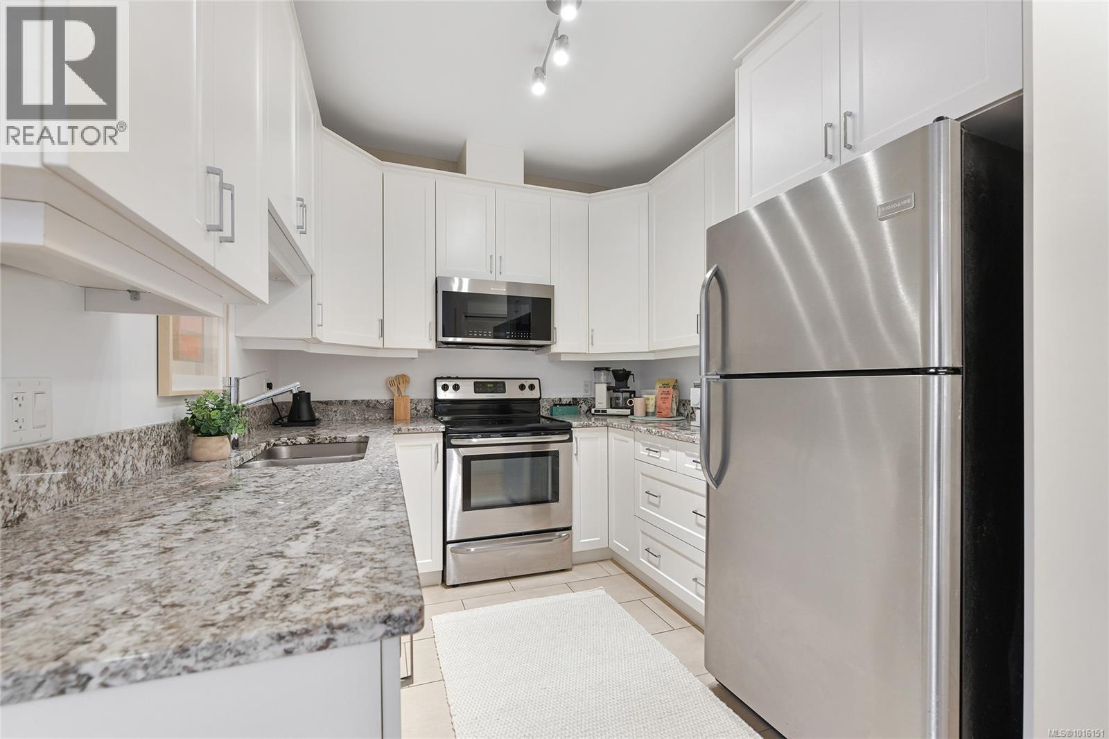 107 1145 Sikorsky Road, Langford