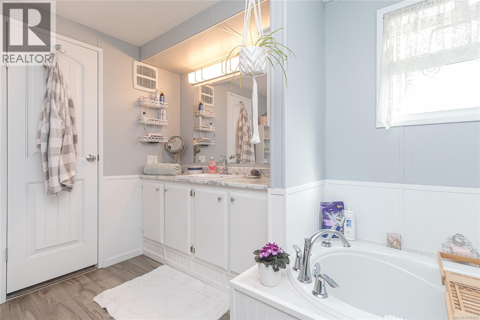 32 1498 Admirals Road, View Royal