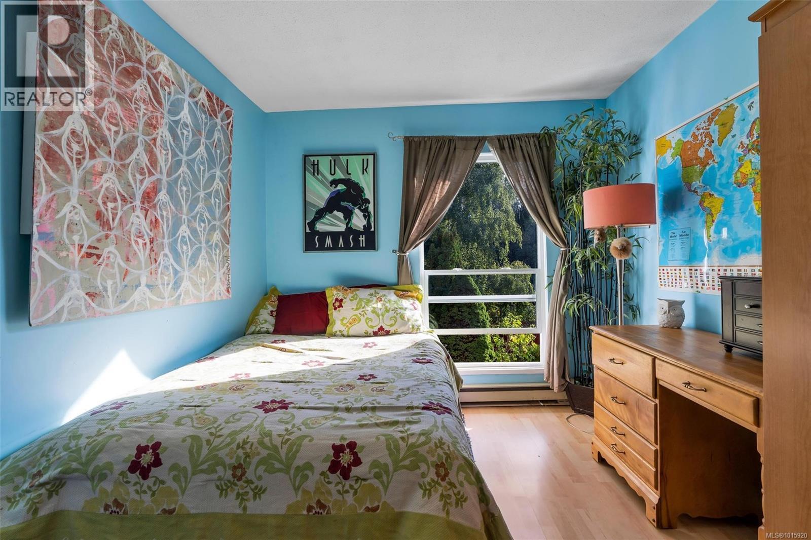206 1725 Cedar Hill Cross Road, Saanich