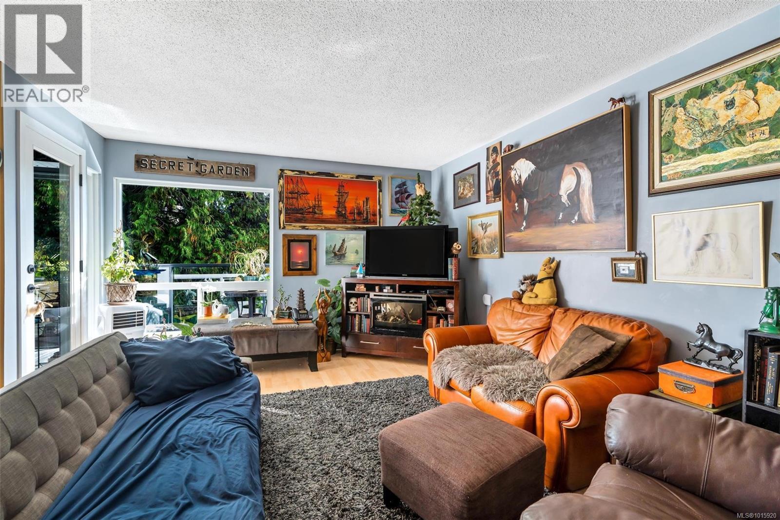 206 1725 Cedar Hill Cross Road, Saanich