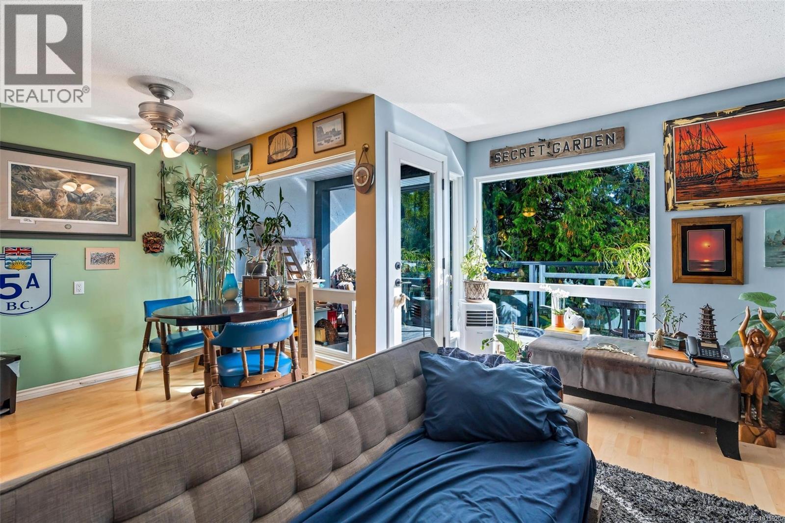 206 1725 Cedar Hill Cross Road, Saanich