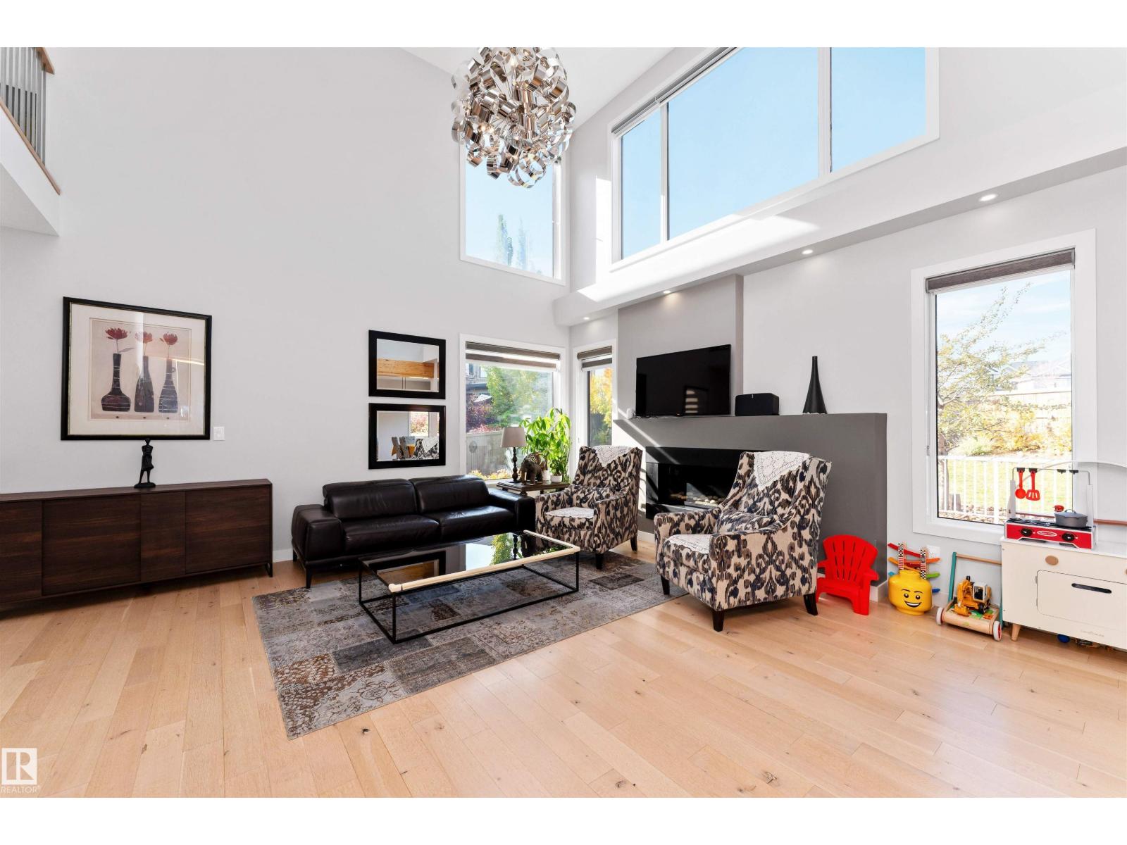 7404 MAY CM NW, Edmonton