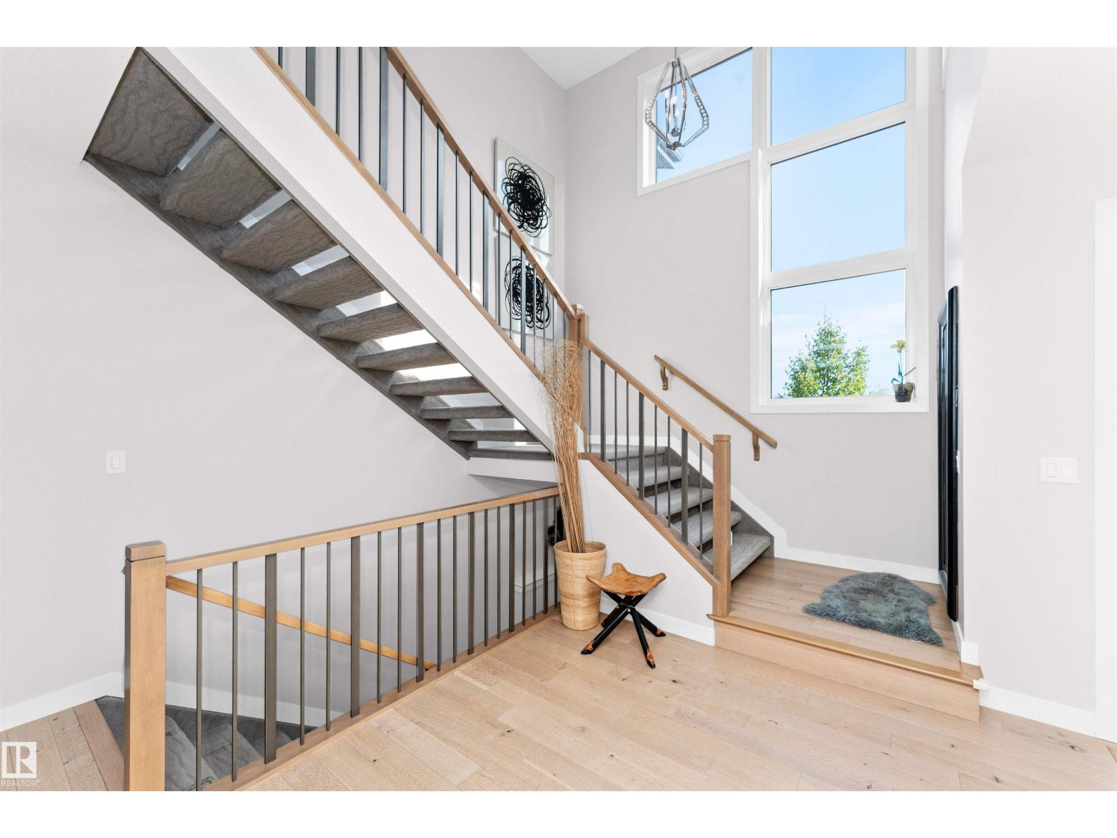 7404 MAY CM NW, Edmonton