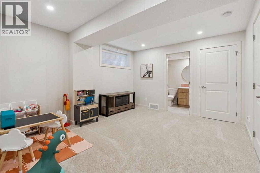 377 Sundown Road, Cochrane