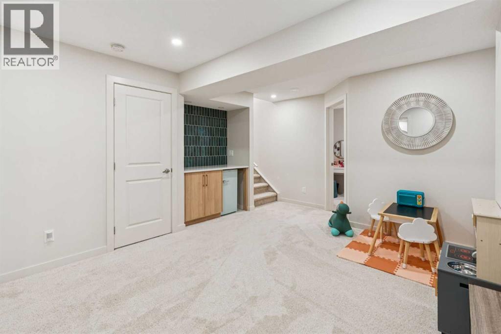 377 Sundown Road, Cochrane