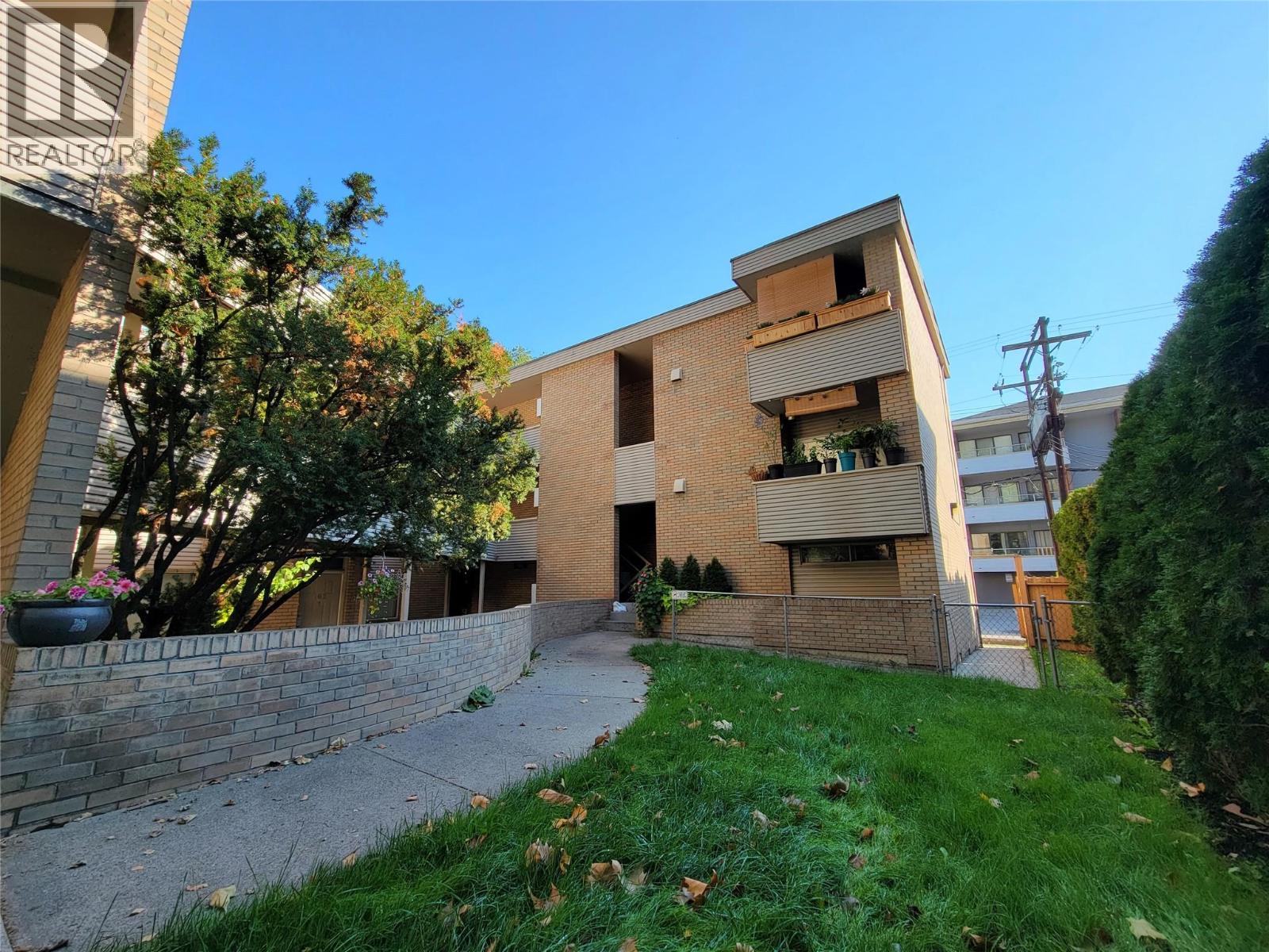 #303-1761 Pandosy Street, Kelowna