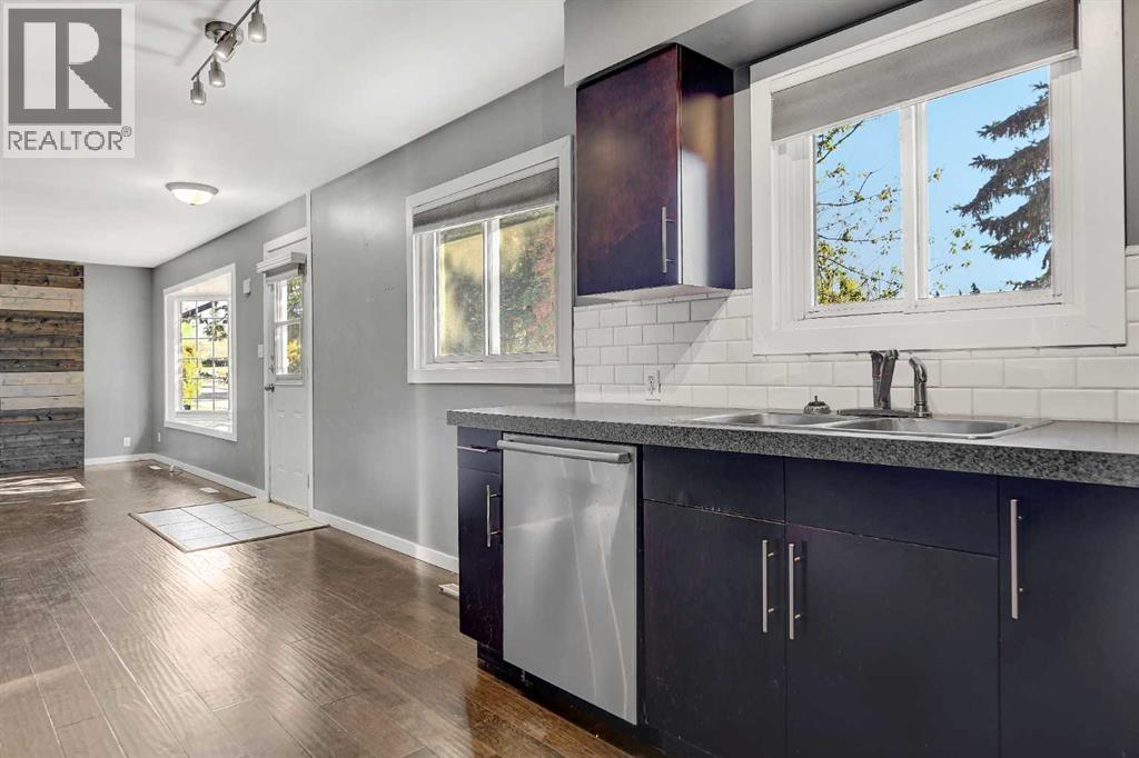 Single Family House Bungalow for Sale in   Avenue Mountview Grande Prairie 