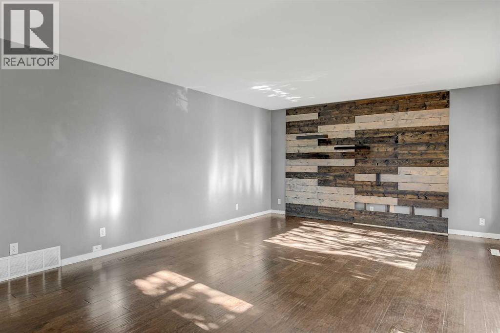 Single Family House Bungalow for Sale in   Avenue Mountview Grande Prairie 