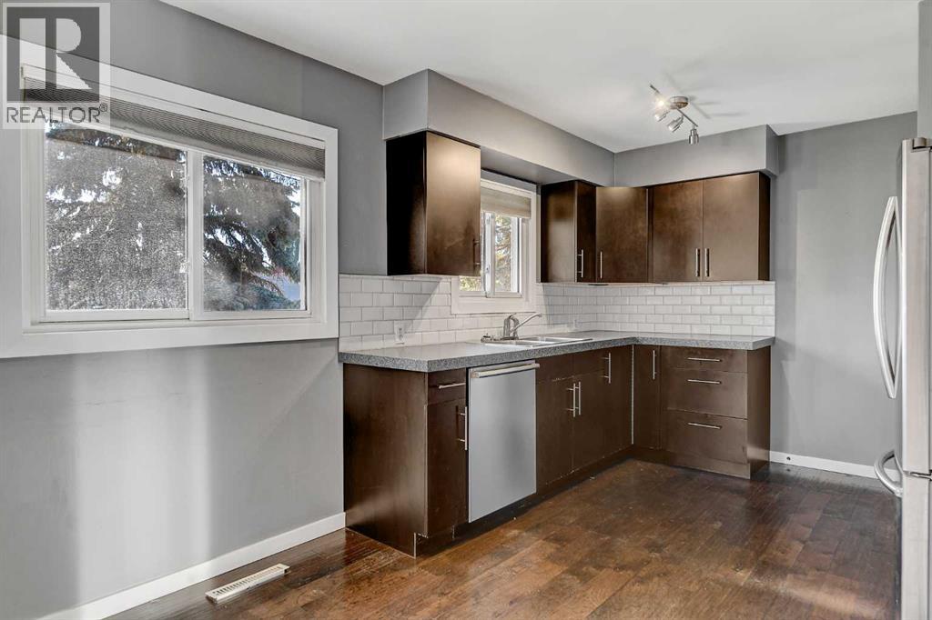 Single Family House Bungalow for Sale in   Avenue Mountview Grande Prairie 