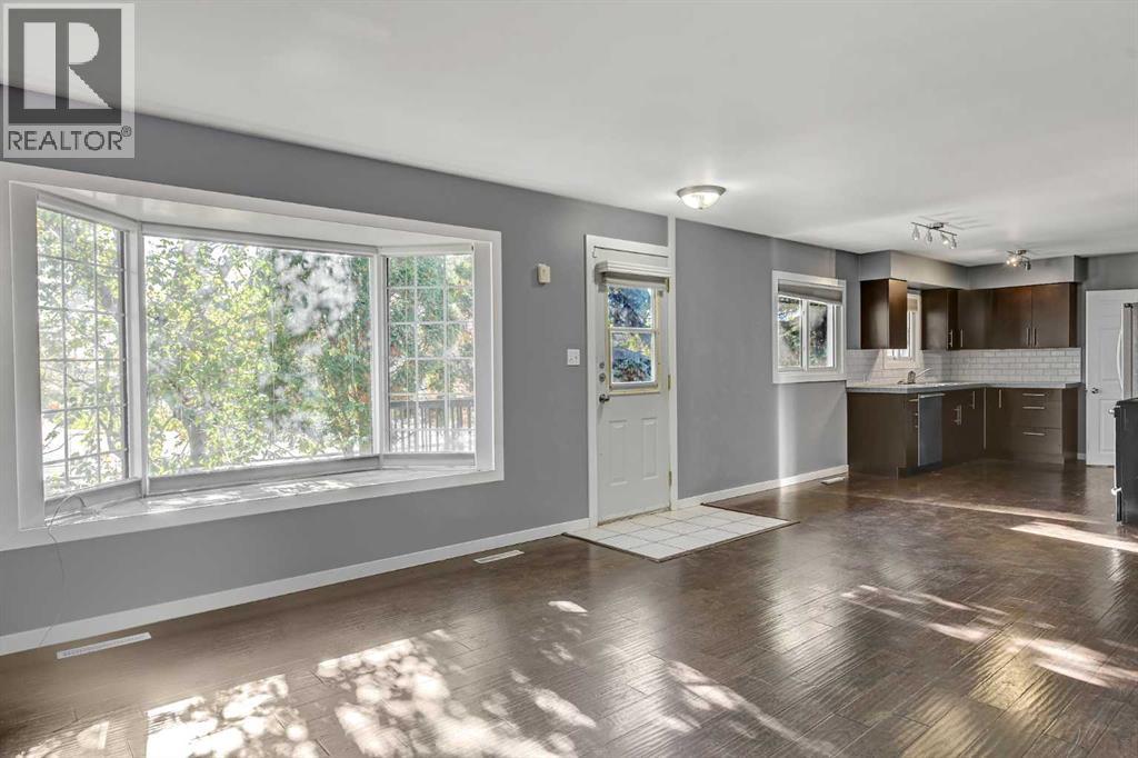 Single Family House Bungalow for Sale in   Avenue Mountview Grande Prairie 