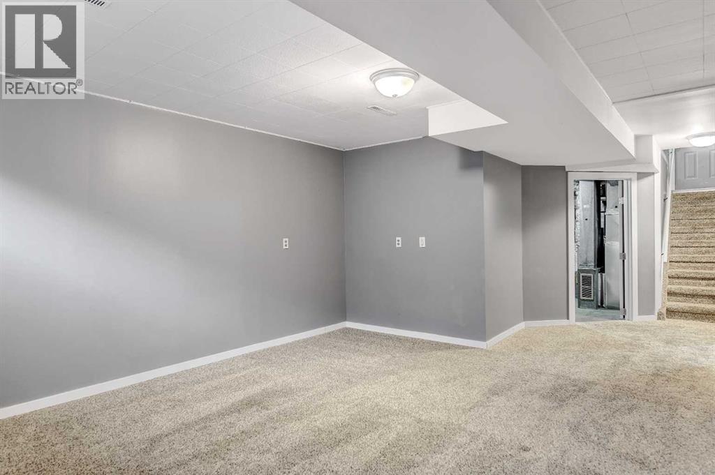 Single Family House Bungalow for Sale in   Avenue Mountview Grande Prairie 