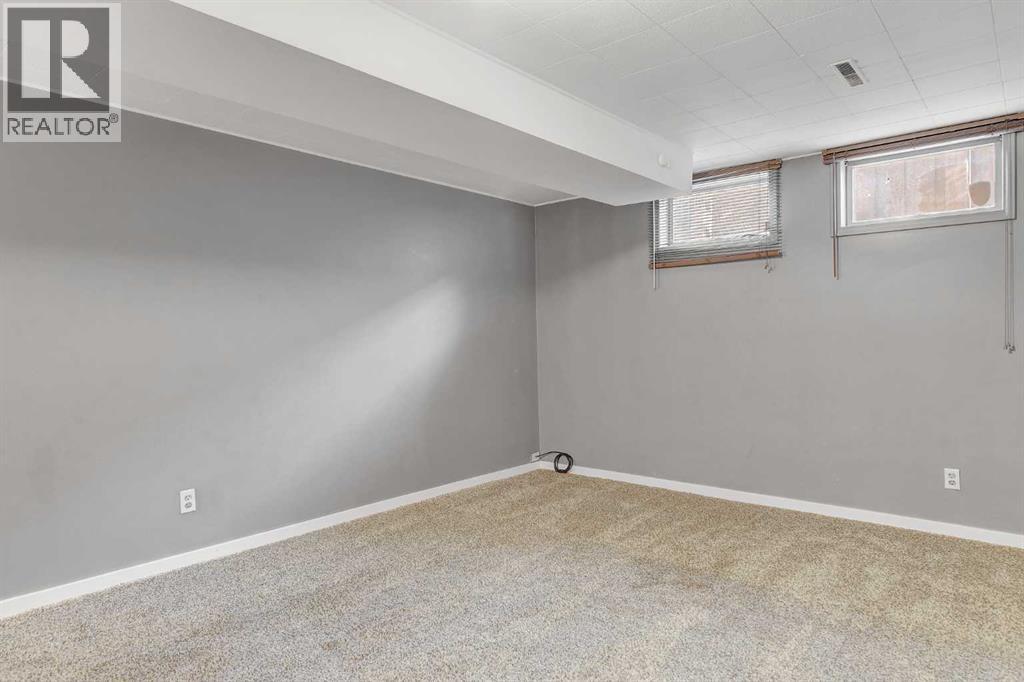 Single Family House Bungalow for Sale in   Avenue Mountview Grande Prairie 