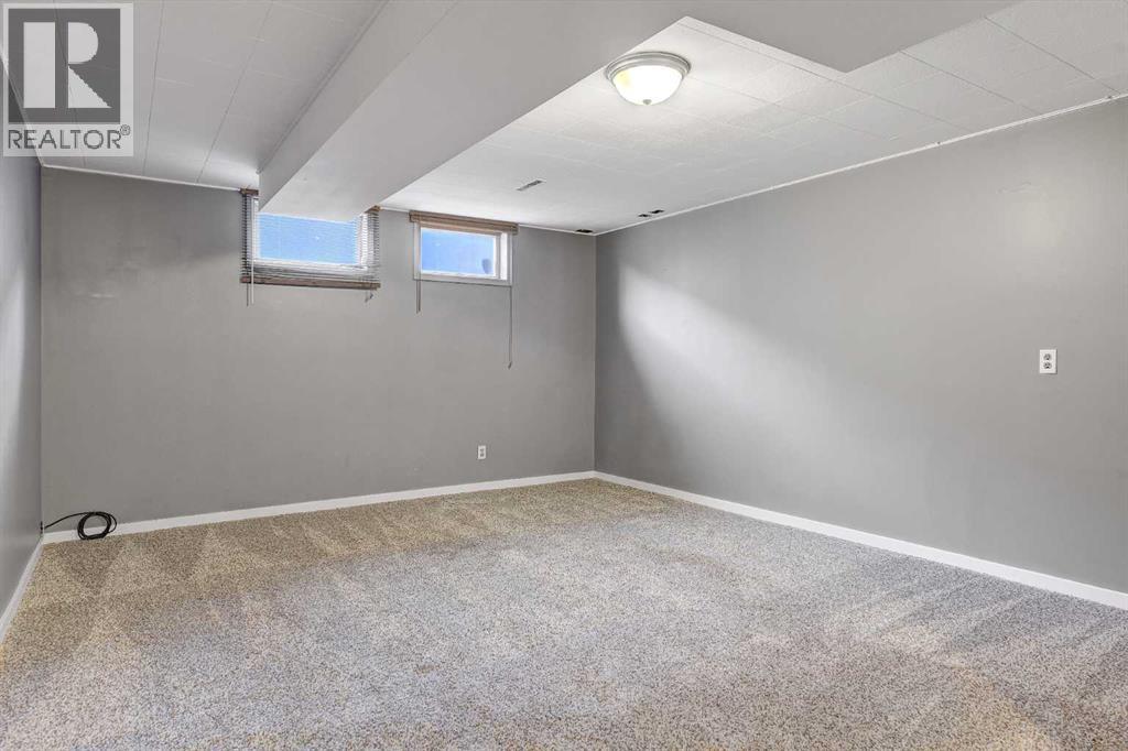 Single Family House Bungalow for Sale in   Avenue Mountview Grande Prairie 
