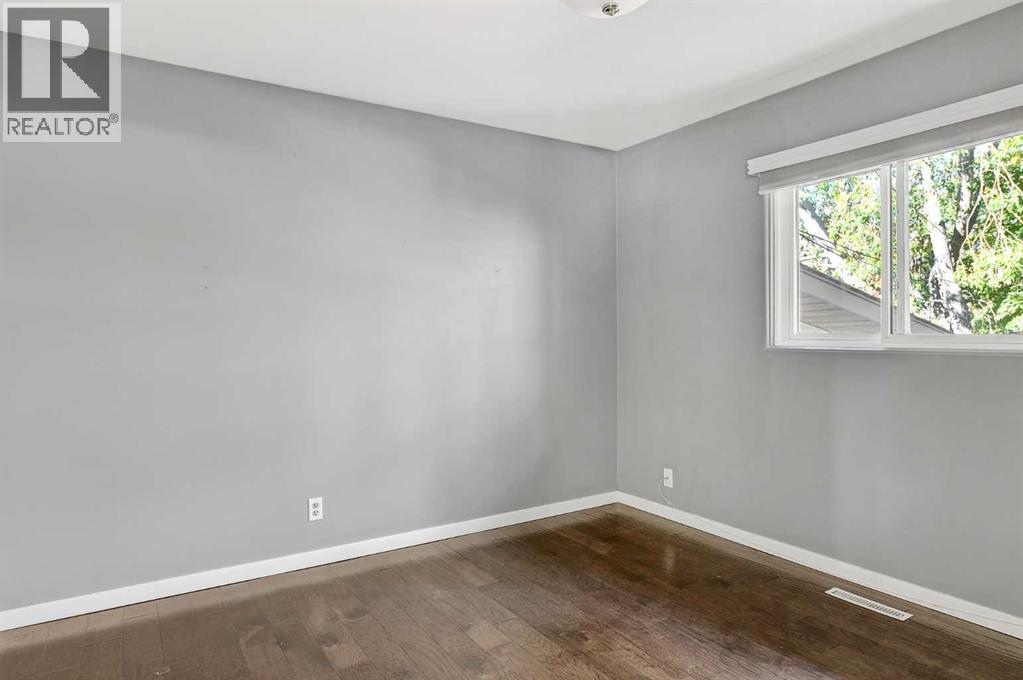 Single Family House Bungalow for Sale in   Avenue Mountview Grande Prairie 