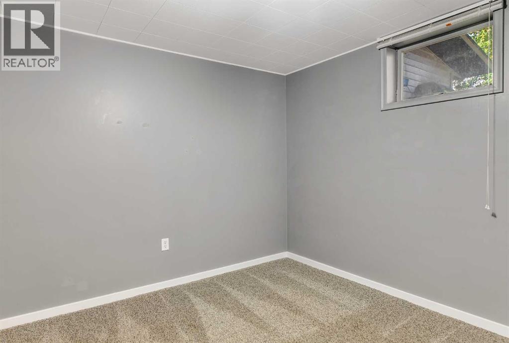 Single Family House Bungalow for Sale in   Avenue Mountview Grande Prairie 