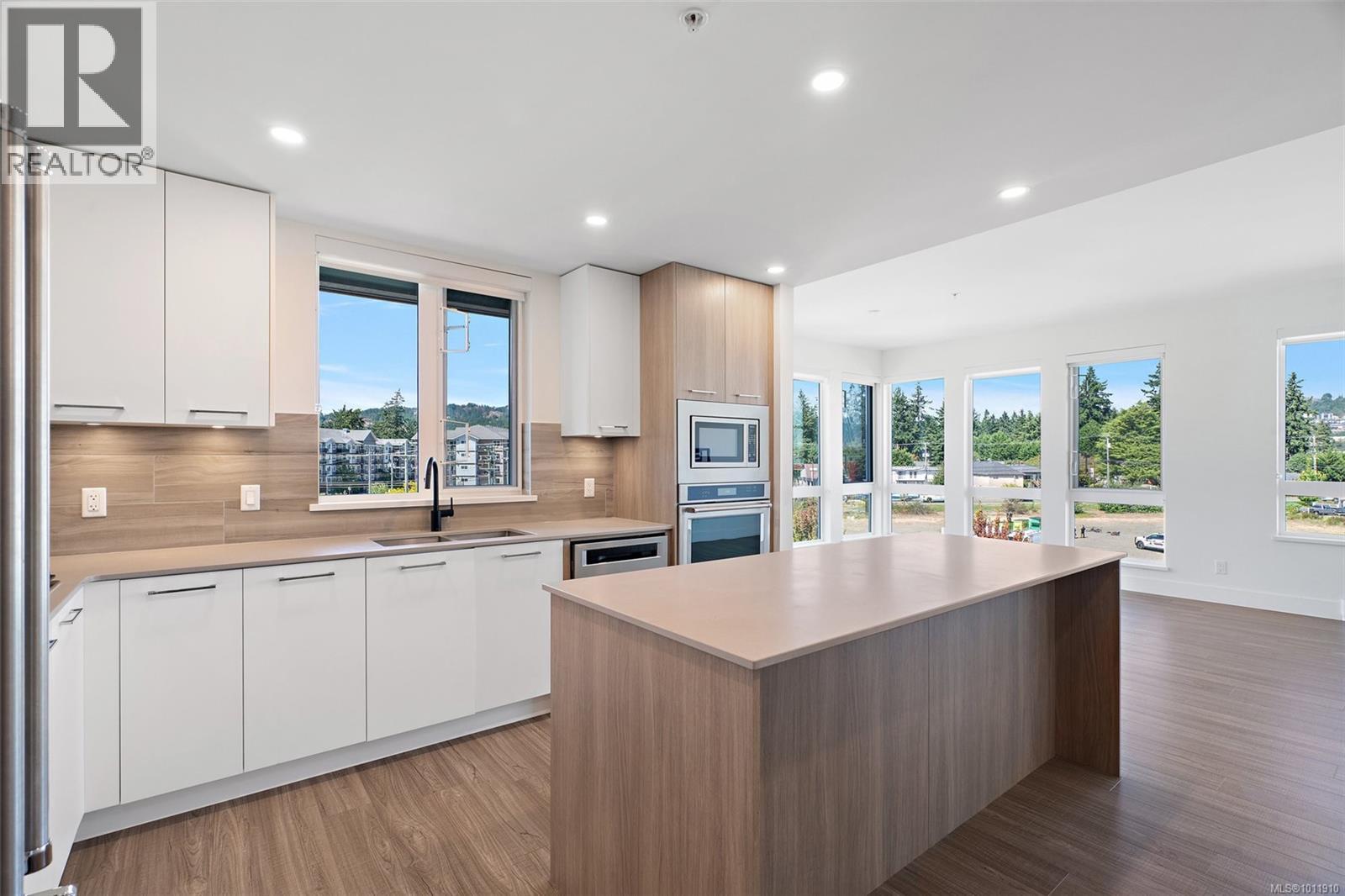 418 960 Reunion Avenue, Langford