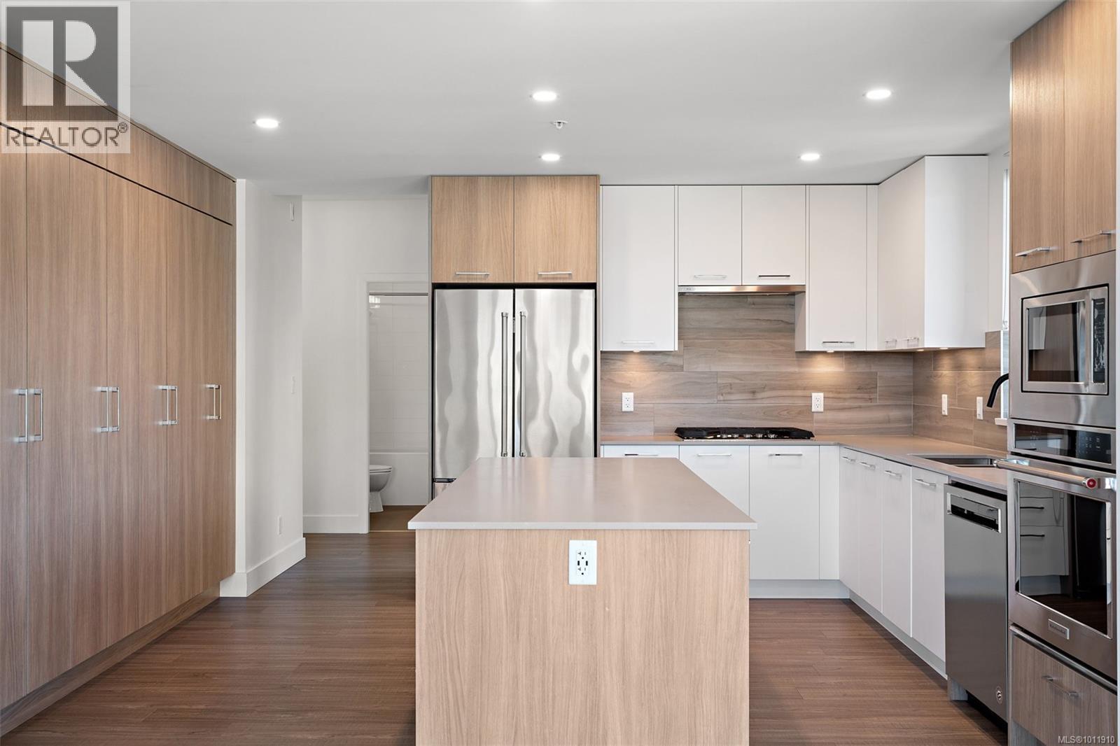 418 960 Reunion Avenue, Langford