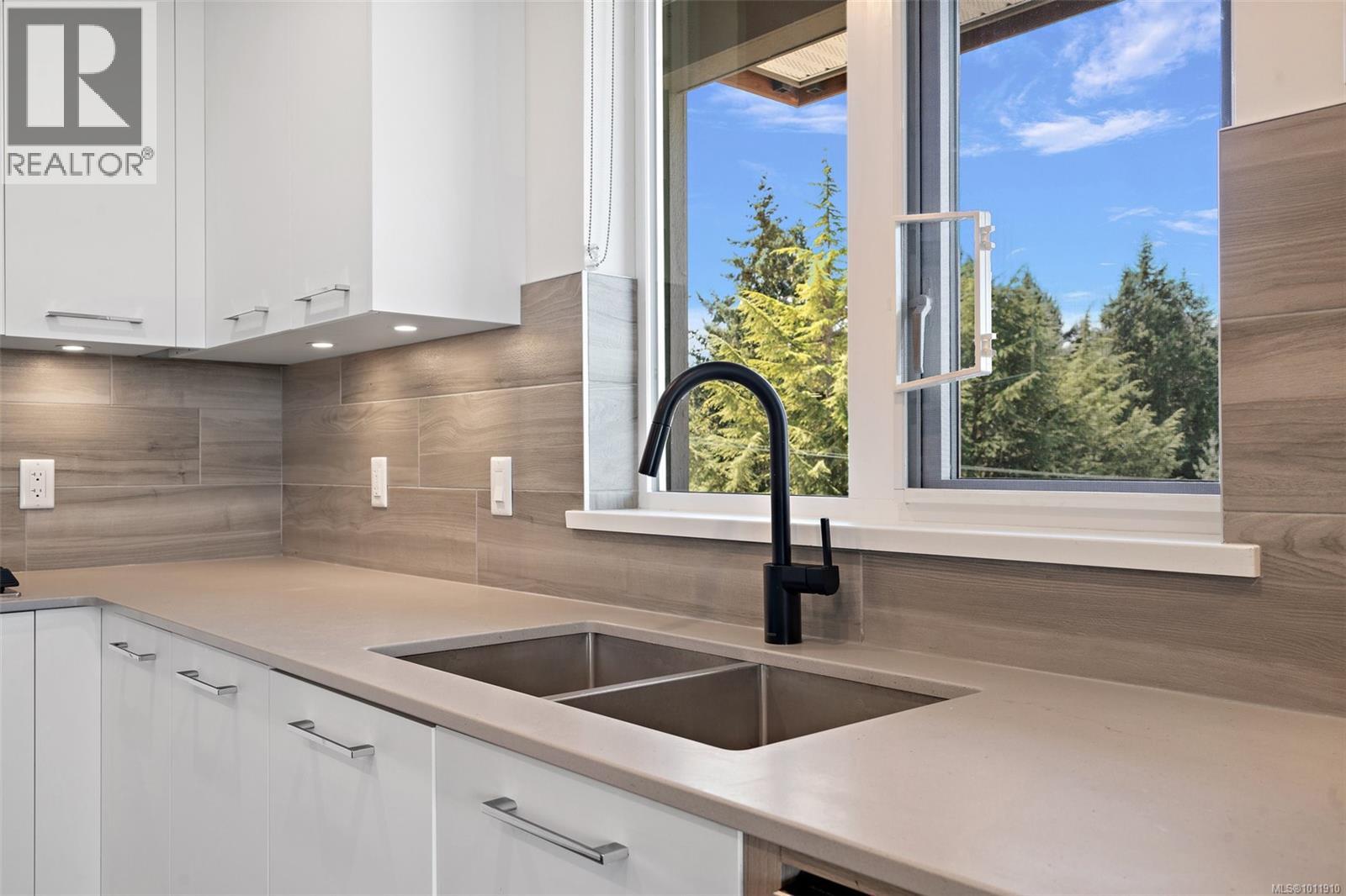 418 960 Reunion Avenue, Langford