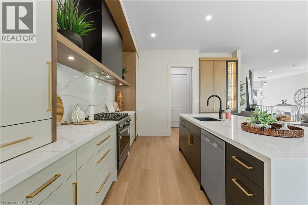 141 PARKSIDE DRIVE - 17