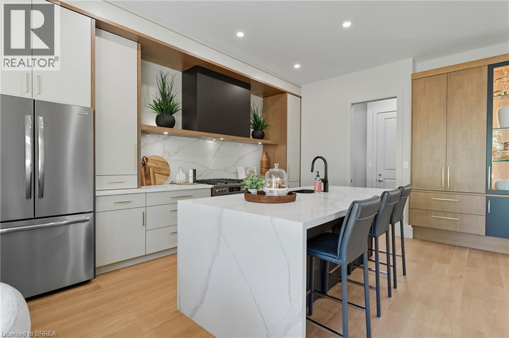 141 PARKSIDE DRIVE - 18
