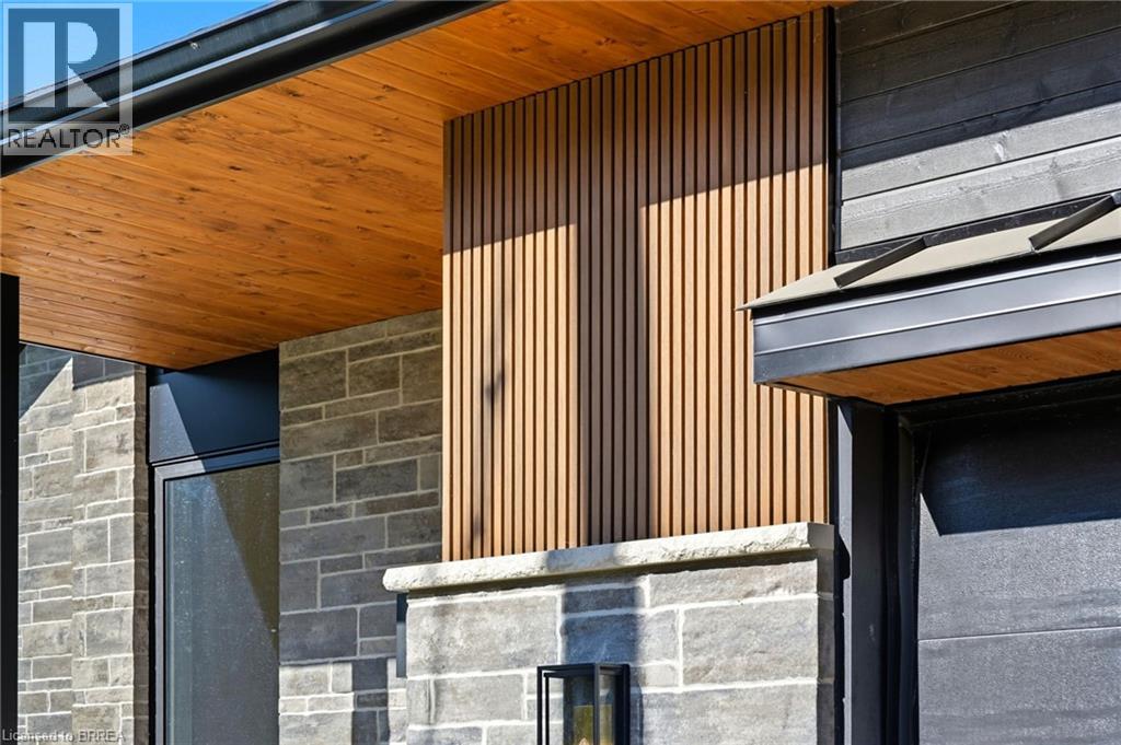 141 PARKSIDE Drive - Photo 4 of 43, Brantford, Ontario