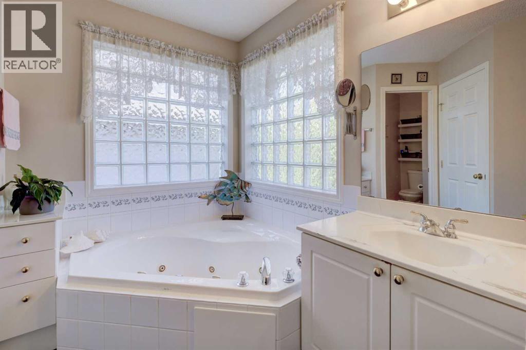 Single Family House for Sale in  Harvest Oak Rise NE Harvest Hills Calgary 