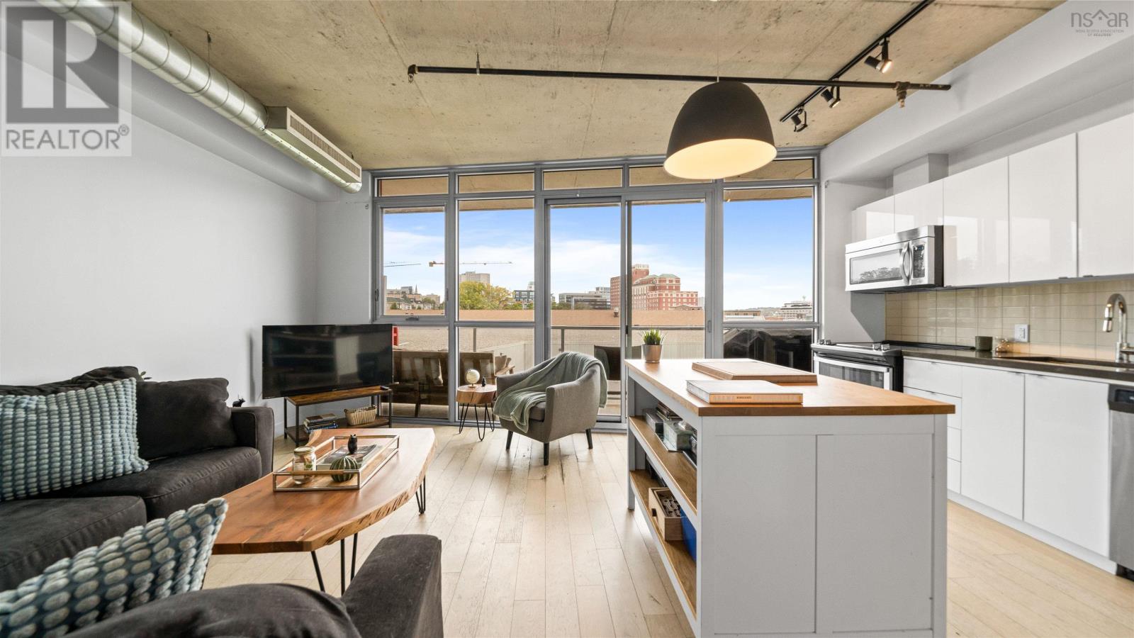 Property 13 of 31 of 406 1065 Barrington Street