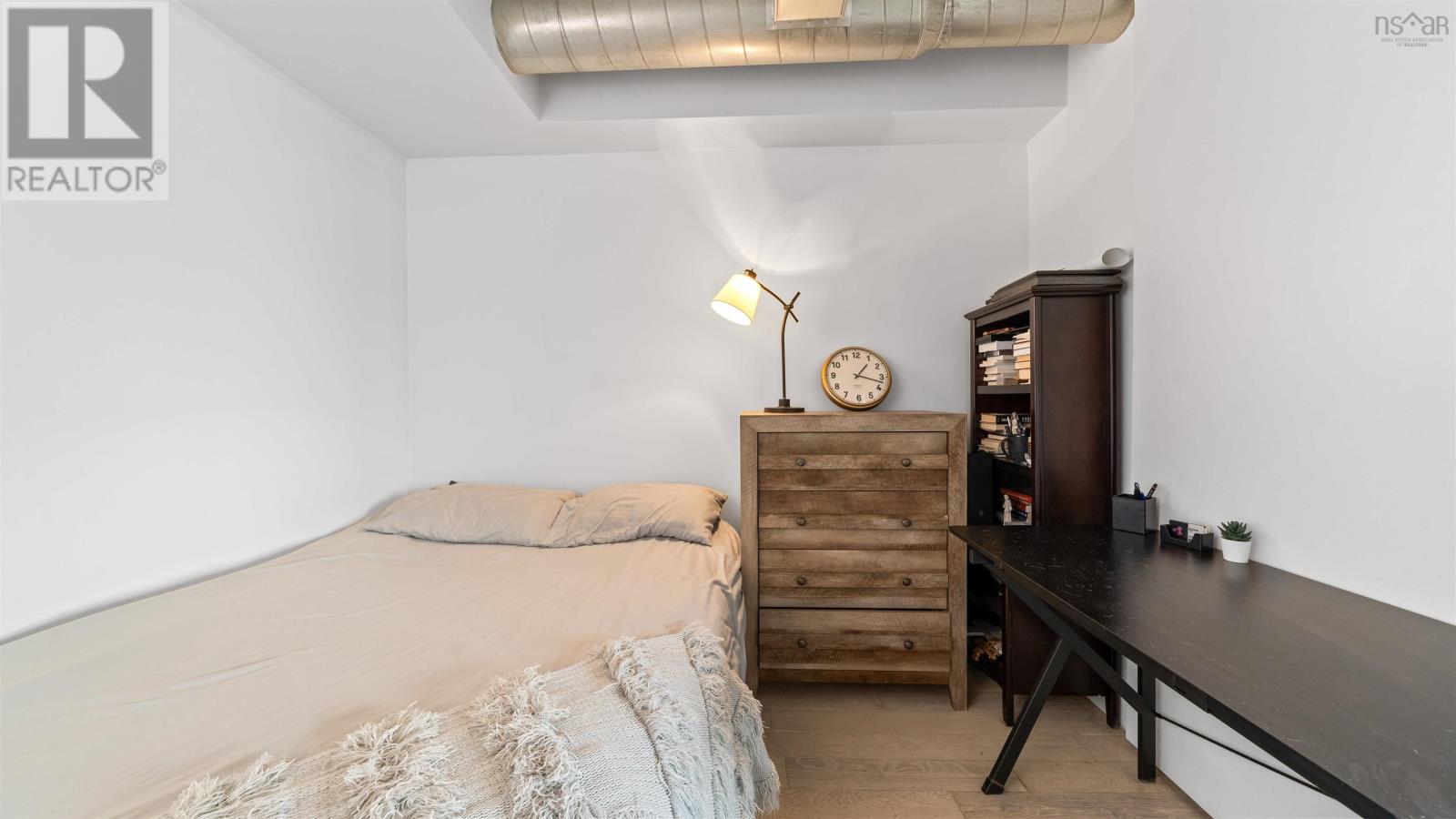 Property 19 of 31 of 406 1065 Barrington Street