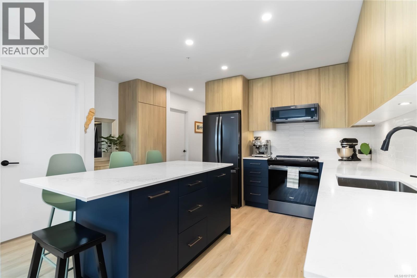 433 920 Reunion Avenue, Langford
