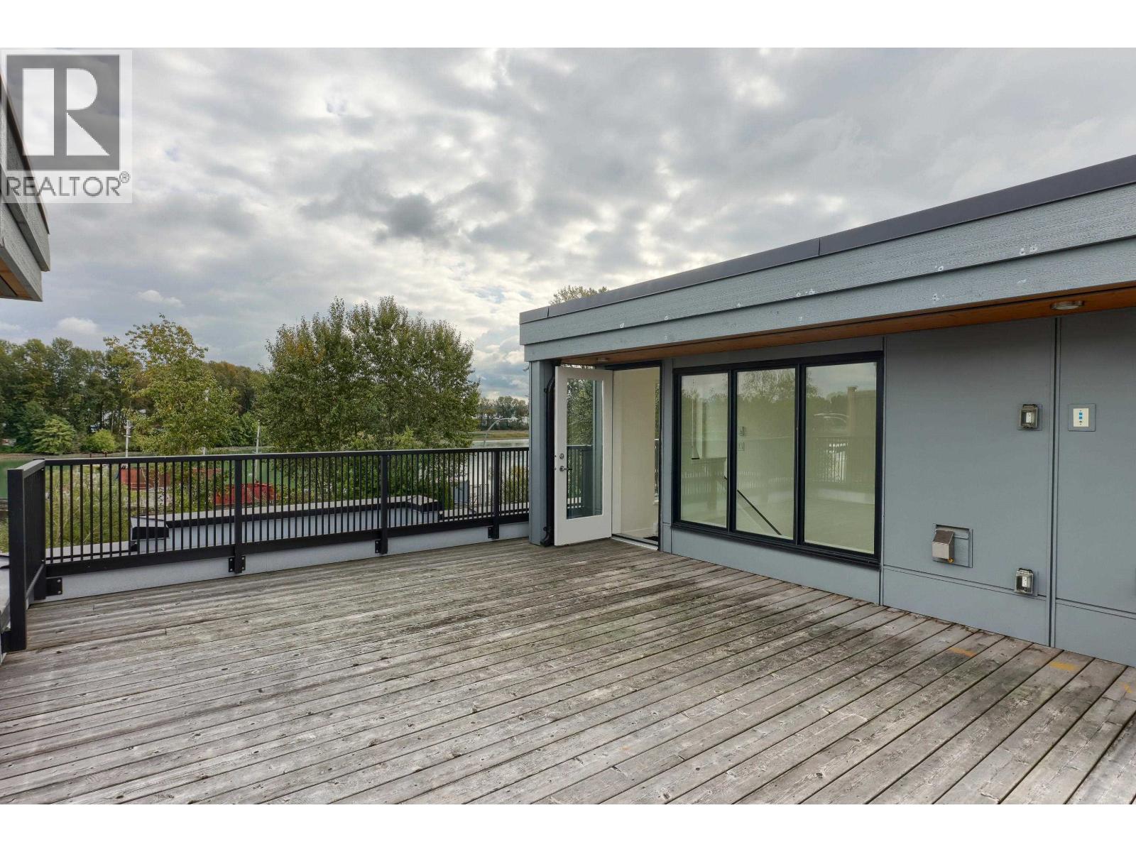 6 629 SOUTH DYKE ROAD, New Westminster