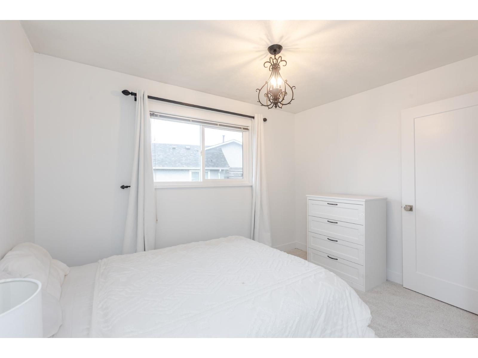 2389 WAKEFIELD DRIVE, Langley