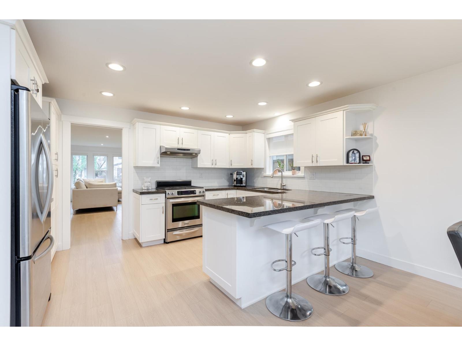 2389 WAKEFIELD DRIVE, Langley