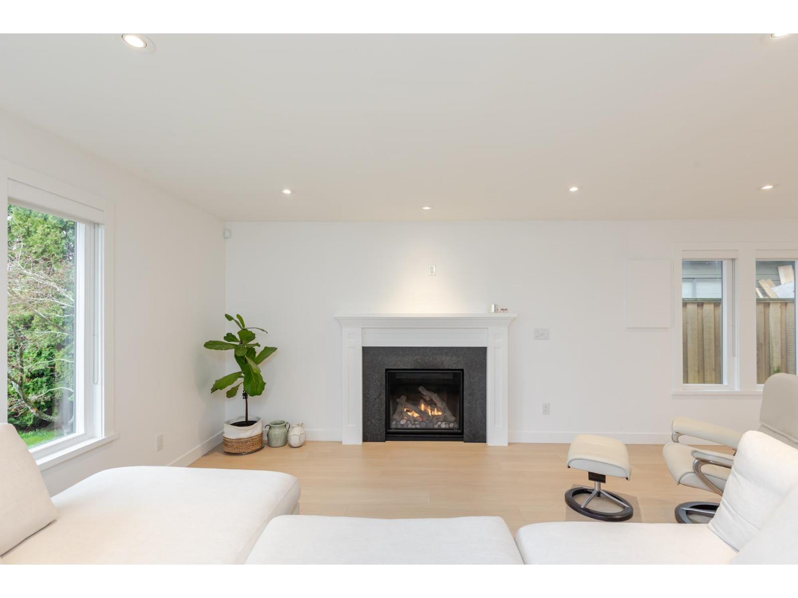 2389 WAKEFIELD DRIVE, Langley