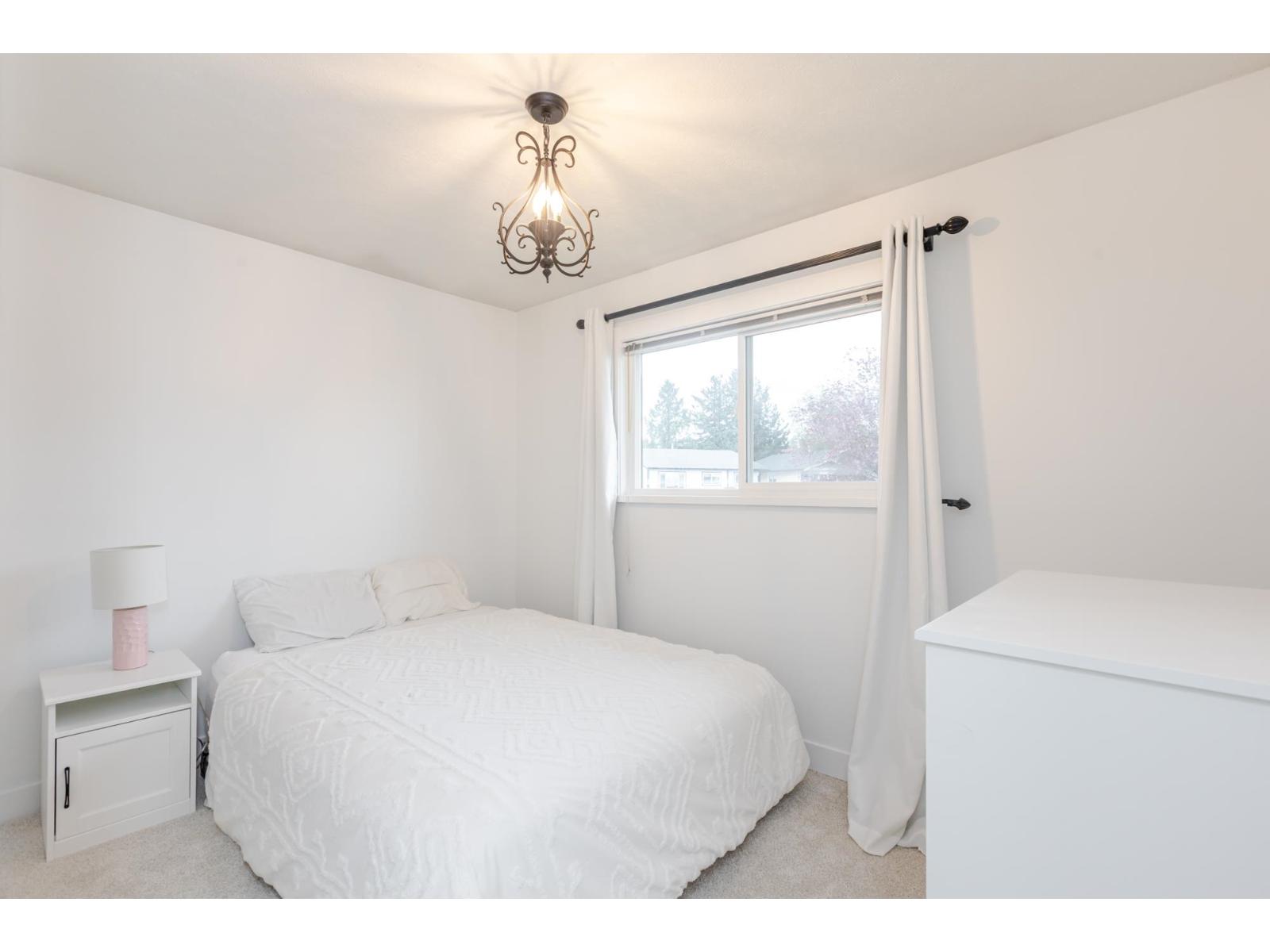 2389 WAKEFIELD DRIVE, Langley